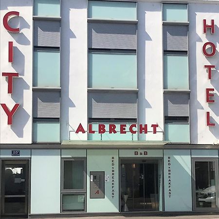 City Hotel Albrecht Швехат Экстерьер фото